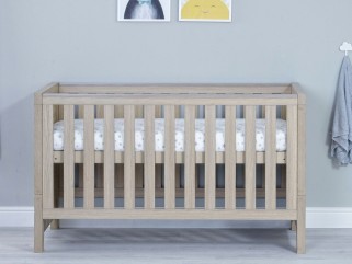 Babymore Luno Cot Bed – Oak 2