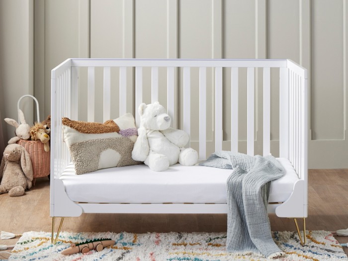 Babymore Kimi cot bed - White