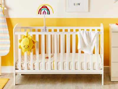 Ickle Bubba Coleby Classic Cot Bed